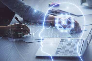 Bilgisayar ve insan beyin hologramı çizimleri üzerinde çalışan kadın ellerine çok maruz kaldı. Ai teknoloji konsepti.