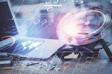 Bilgisayar ve teknoloji temalı holograma çifte maruz kalma. Serbest çalışma kavramı.