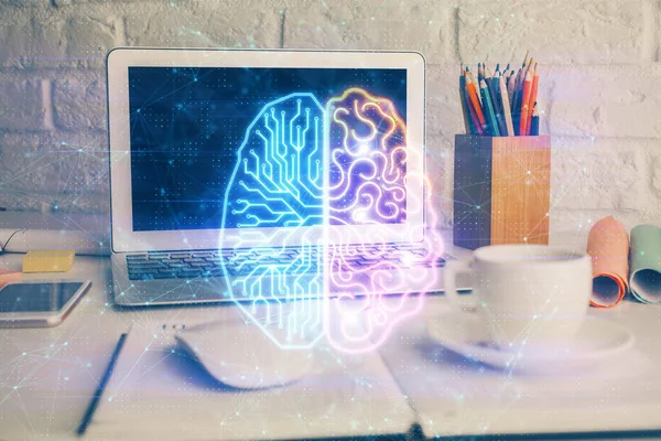 Dubbele blootstelling van de werkruimte met computer en menselijk brein tekenen hologram. Brainstormconcept. — Stockfoto