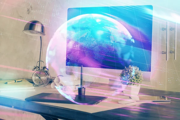 Dator på skrivbordet på kontoret med teknik tema hologram. Multiexponering. Tekniskt koncept. — Stockfoto