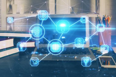 Sosyal ağ tema simgesi olan masaüstü bilgisayarı. Çoklu maruz kalma. Uluslararası bağlantılar kavramı.