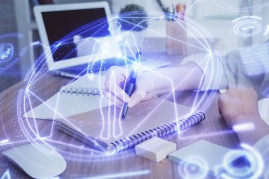 Eğitim temalı hologram, kadınların el yazısı üzerine. Öğrenim anlayışı. Çift pozlama