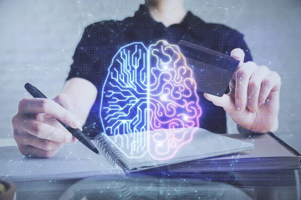 Dubbele blootstelling van de mens handen typen op de computer met credit card en hersenen thema tekening. E-commerce en AI-concept. — Stockfoto