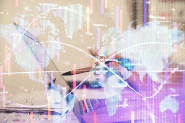 Kadın elinin bilgisayar ve iş temalı hologram çizimlerinde çok fazla pozlanması. Başarı konsepti.