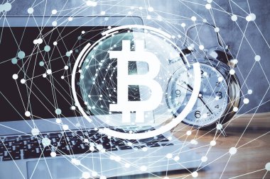 Engelleme zincirine ve kripto ekonomi temalı holograma ve bilgisayar arkaplanlı masaya çoklu maruz kalma. Bitcoin kripto para kavramı.