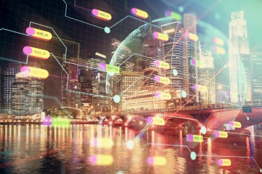 Şehir görünümünde harita ve veri temalı hologram ile gökdelenler arka planda çift pozlama. İş kavramında uluslararası teknoloji.