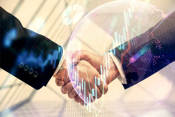 外国為替グラフホログラムと2人の男性の握手の二重暴露。株式市場の概念. — ストック写真