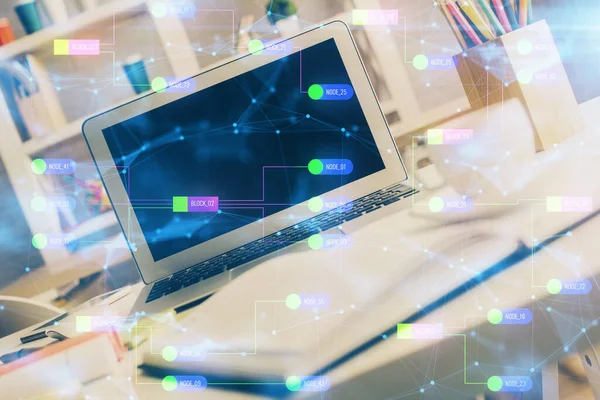 Doppelbelichtung des Desktops mit Personal Computer auf Hintergrund und Tech-Theme-Zeichnung. Konzept der Datenanalyse. — Stockfoto