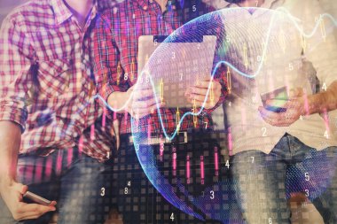 Önx grafik çizimine çifte maruz kalma ve kadın ve erkeğin birlikte çalışarak mobil bir cihaz kullanması. Ticaret konsepti.