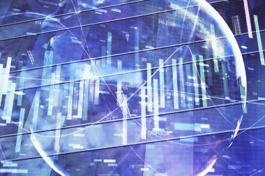 İş temalı hologram çizimine ve şehrin arka planına çifte maruz kalma. Başarı kavramı.