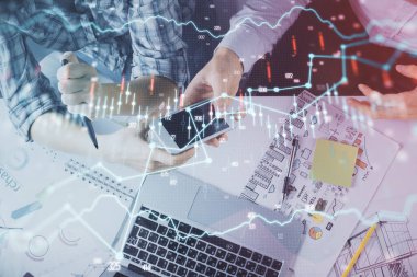 Önx grafik çizimine çifte maruz kalma ve kadın ve erkeğin birlikte çalışarak mobil bir cihaz kullanması. Ticaret konsepti.