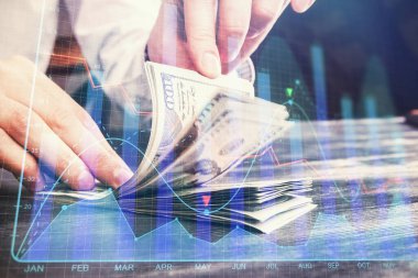 Forx grafiği, hologram, Amerikan dolarları ve insan eli çizimleri. Teknik Analiz kavramı.
