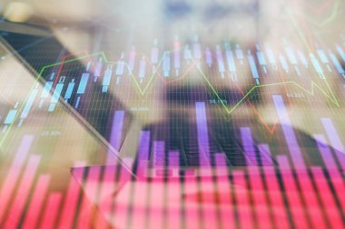 Bilgisayar geçmişi olan eski grafik hologramı. Çifte maruziyet. Finans piyasası kavramı.