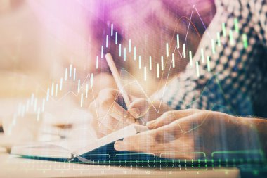 İki adamın hisse senedi piyasası grafiğiyle yatırım planladığı çok sayıda olay.