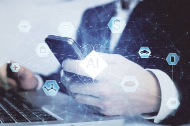 Erkeklerin el ele tutuşmaları ve dijital bir cihaz ve veri temalı çizimler kullanmaları. Yenilik kavramı.