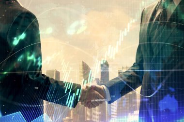 Forx grafik hologramı ve iki adamın el sıkışması. Borsa konsepti.