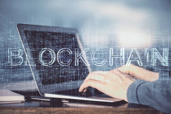 Blockchain thema hud met zakenman werken op de computer op de achtergrond. Concept van crypto keten. Dubbele blootstelling. — Stockfoto