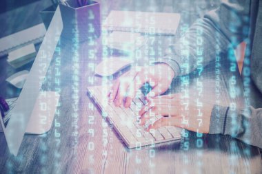 Bilgisayar arkaplanı üzerinde çalışan elleri olan iki kez teknolojik çizimlere maruz kalmış. Yenilik kavramı.