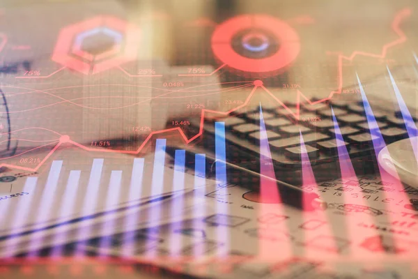 Doppelbelichtung von Zeichnungen von Finanzdiagrammen und Schreibtisch mit offenem Notizbuch-Hintergrund. Konzept des Devisenmarktes — Stockfoto