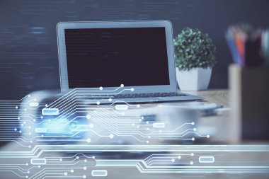 Masaüstü bilgisayarı ve teknoloji temalı holograma çift pozlama. Yazılım geliştirme kavramı.