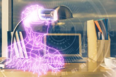 AR tema simgesi olan bilgisayar masaüstünde. Çoklu maruz kalma. Artırılmış gerçeklik kavramı.