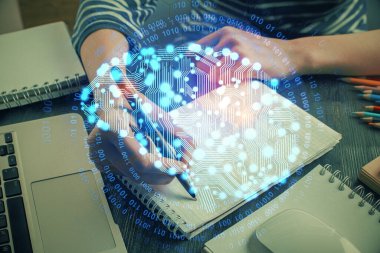 Arka planda beyin hologramıyla el yazısına çok maruz kalmış. Kendi kendine öğrenme kavramı.