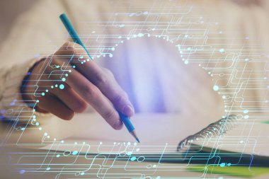 Teknoloji ve dijital kodlama simgeleriyle kadınların ellerini arka planda çifte pozlama. Veri geliştirme konsepti. Kapat..