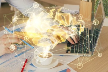 Beyin temalı hologramı olan bilgisayar geçmişi olan bir iş adamı. Beyin fırtınası kavramı. Çoklu pozlama.