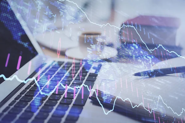 Doppelbelichtung von Finanzdiagramm-Zeichnung und Desktop mit Kaffee und Gegenständen auf Tischhintergrund. Konzept des Devisenmarkthandels — Stockfoto