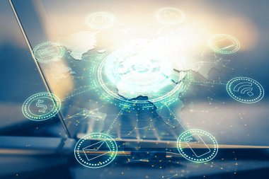 Sosyal ağ tema simgesi olan masaüstü bilgisayarı. Çoklu maruz kalma. Uluslararası bağlantılar kavramı.