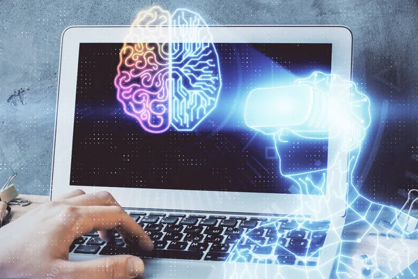 Голограмма AR с человеком, работающим за компьютером на заднем плане. Концепция дополненной реальности. Двойное воздействие. — стоковое фото