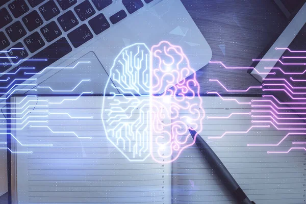 Double exposition de l'hologramme de dessin du cerveau sur le fond de la table de travail topview avec ordinateur. Concept de big data. — Photo