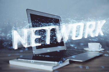 Bilgisayar ve teknoloji temalı çizimlere çifte maruz kalma. Yenilik kavramı.