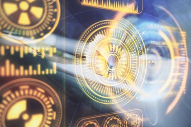 Teknik temalı hologram kadınların ellerinden üstündür. Yüksek teknoloji kavramı. Çift pozlama