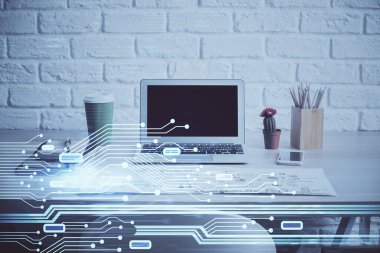 Masaüstü bilgisayarı ve teknoloji temalı holograma çift pozlama. Yazılım geliştirme kavramı.