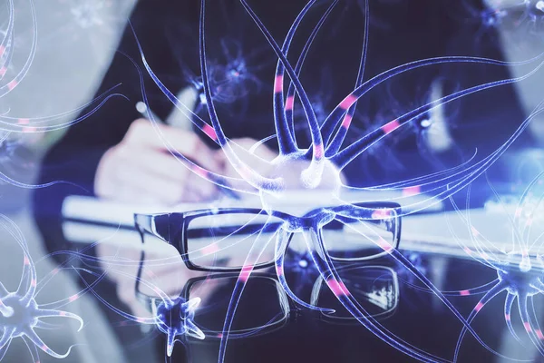 Hologramme neuronal sur les mains en prenant des notes de fond. Concept de recherche et d'étude. Double exposition — Photo