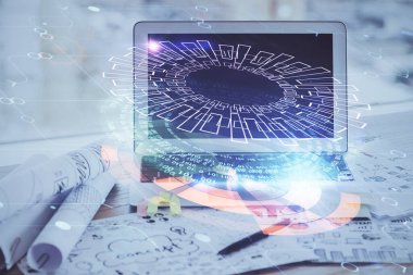 Masaüstü bilgisayarı ve teknoloji temalı holograma çift pozlama. Yazılım geliştirme kavramı.