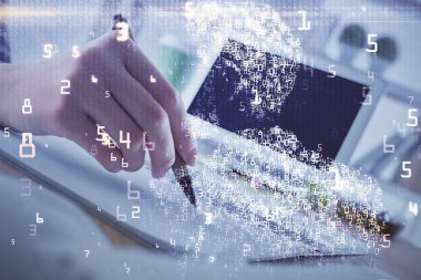 Teknik temalı hologram kadınların ellerinden üstündür. Yüksek teknoloji kavramı. Çift pozlama