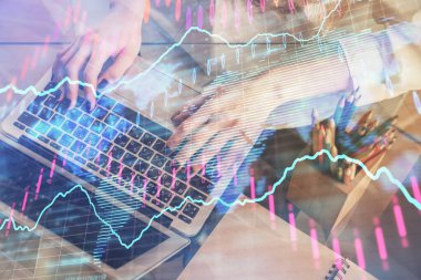 Bilgisayarda ve ön x grafik hologram çiziminde kadın eli yazarken çift pozlama. Borsa yatırım kavramı.