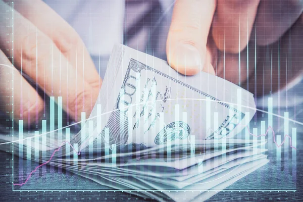 Multi esposizione del grafico del forex che disegna l'ologramma e le fatture e le mani dei dollari degli Stati Uniti. Concetto analisi tecnica. — Foto Stock