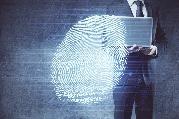 Arka planda bilgisayar üzerinde çalışan iş adamı ile parmak izi hologramı. Güvenlik kavramı. Çift pozlama.