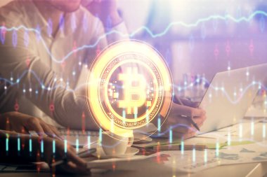 Kadın ve erkeğin birlikte çalıştığı ve şifreli temalı hologramı finanse ettiği çifte pozlama. Zincir işi konsepti. Bilgisayar arkaplanı.