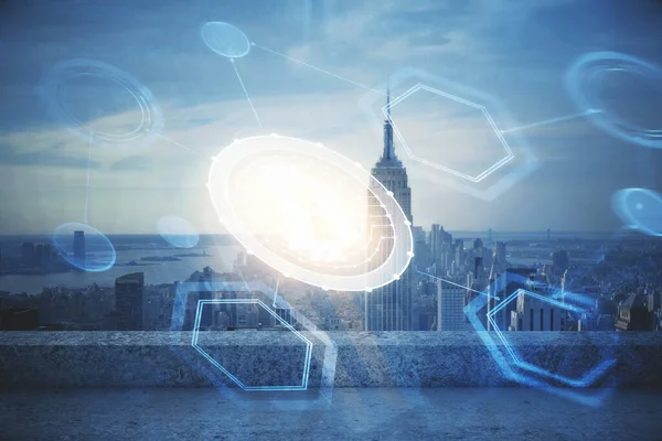 Kripto para birimi temalı hologram çizimi ve şehrin veiw arka planına çift pozlama. Engelleme zinciri ve bitcoin kavramı.