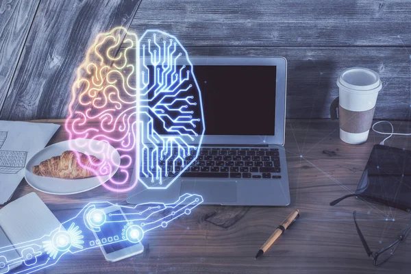 Mehrfachbelichtung des Arbeitstisches mit Computer und Gehirn-Hologramm. Brainstormkonzept. — Stockfoto