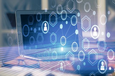 Sosyal ağ tema simgesi olan masaüstü bilgisayarı. Çoklu maruz kalma. Uluslararası bağlantılar kavramı.