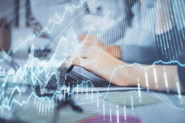 Bilgisayarda ve finansal grafik hologramında yazı yazan kadın ellerine çoklu maruz kalma. Borsa analizi kavramı.