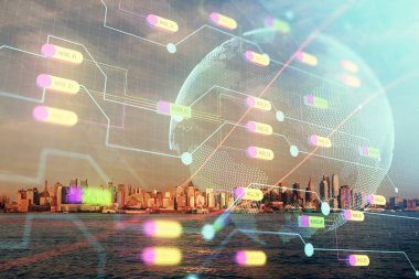 Şehir görünümünde harita ve veri temalı hologram ile gökdelenler arka planda çift pozlama. İş kavramında uluslararası teknoloji.