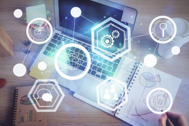 Arka planda notlarla çalışan adamlar. Sosyal ağ şeması. Karışık ortam