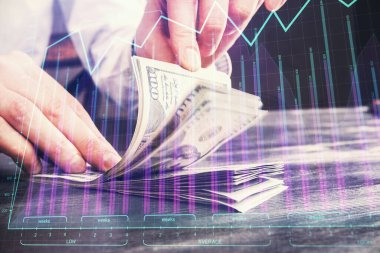 Forx grafiği, hologram, Amerikan dolarları ve insan eli çizimleri. Teknik Analiz kavramı.