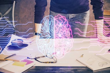 Haman beyin çift pozlama simgesi erkek eli arka planı.